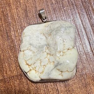 Natural White Howlite Stone Pendant Necklace - Unbranded